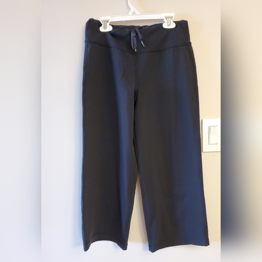 Lululemon capris size 6